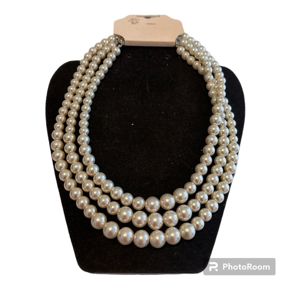 3- layered Peal necklace